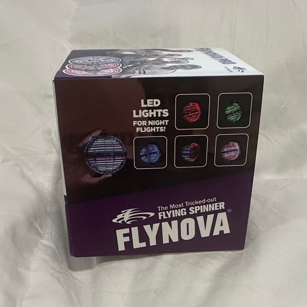 Flynova Pro Flying Spinner Toy - Picture 4 of 6